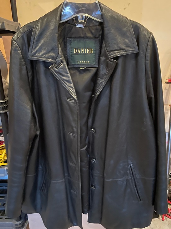 Danier Jackets & Blazers - Vintage Danier Women’s Black Leather Coat - Size L